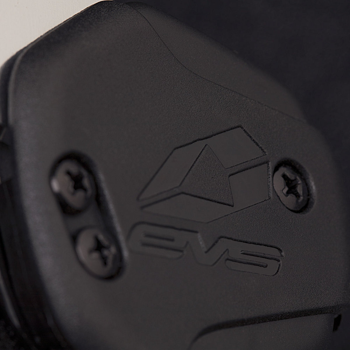 Axis Pro Knee Brace - Single - EVS Sports